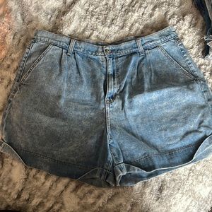 American Eagle mom shorts